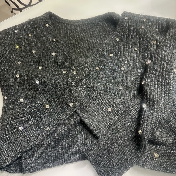 Express Sweater - Picture 2 of 4